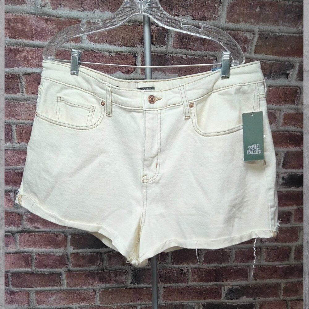 Wild Fable Off White High Rise Denim Shorts Size 17 Rolled‎ Cuffs Relaxed Fit